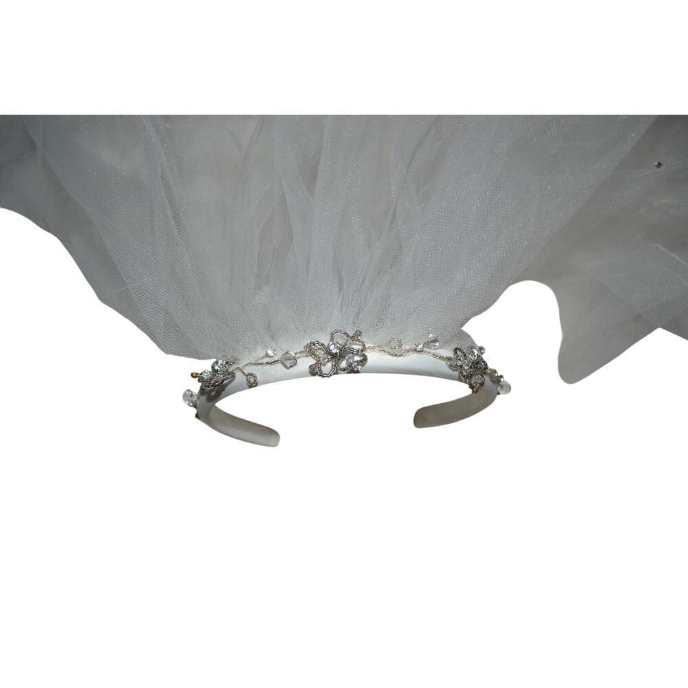 First Communion Headband Short Veil with Rhinestones - Picture 3 of 4